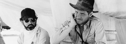 George Lucas y Harrison Ford tomandose un descanso